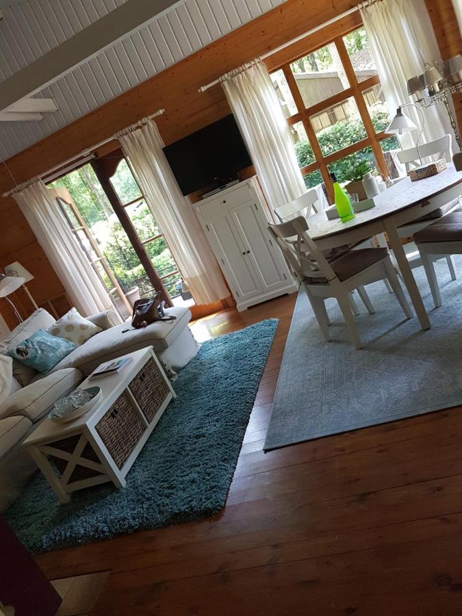 Charme Chalet Zutendaal Esterno foto